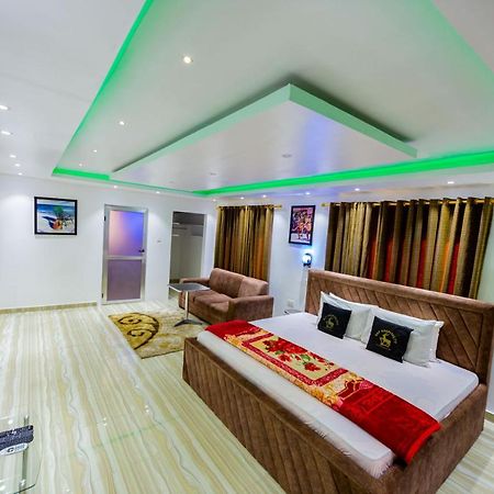 Nap Apartment Hotel Dansoman Екстер'єр фото