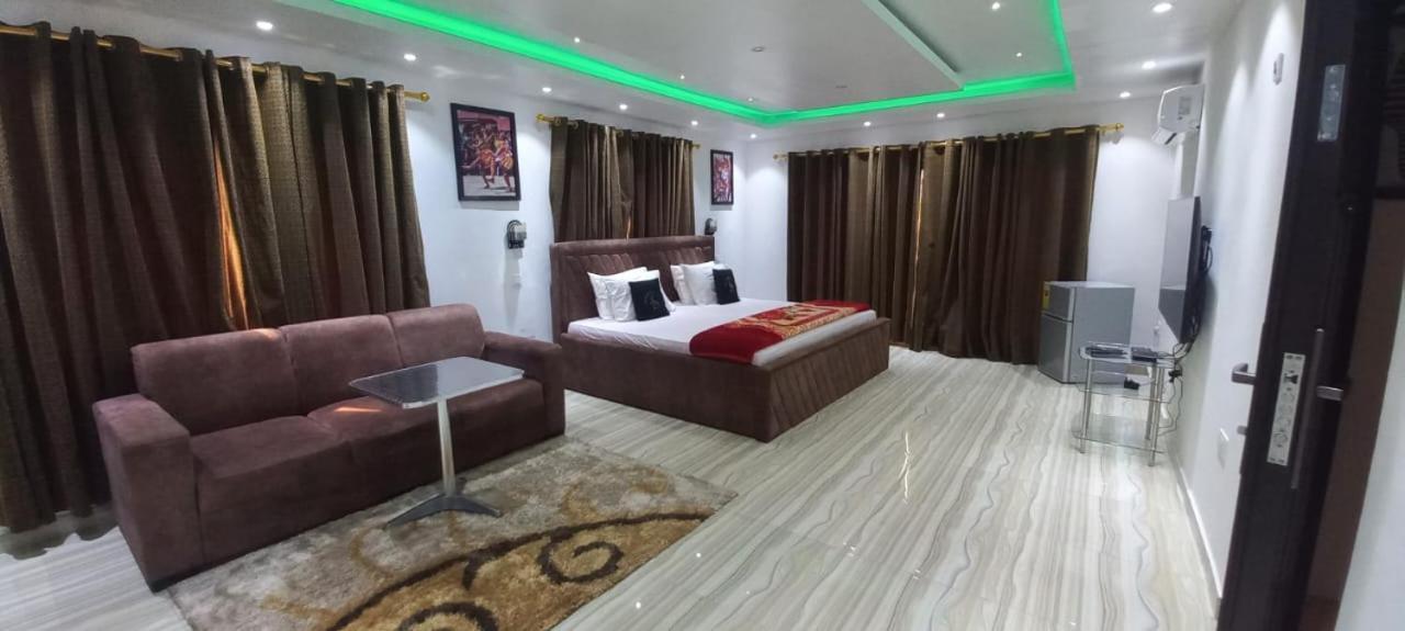 Nap Apartment Hotel Dansoman Екстер'єр фото