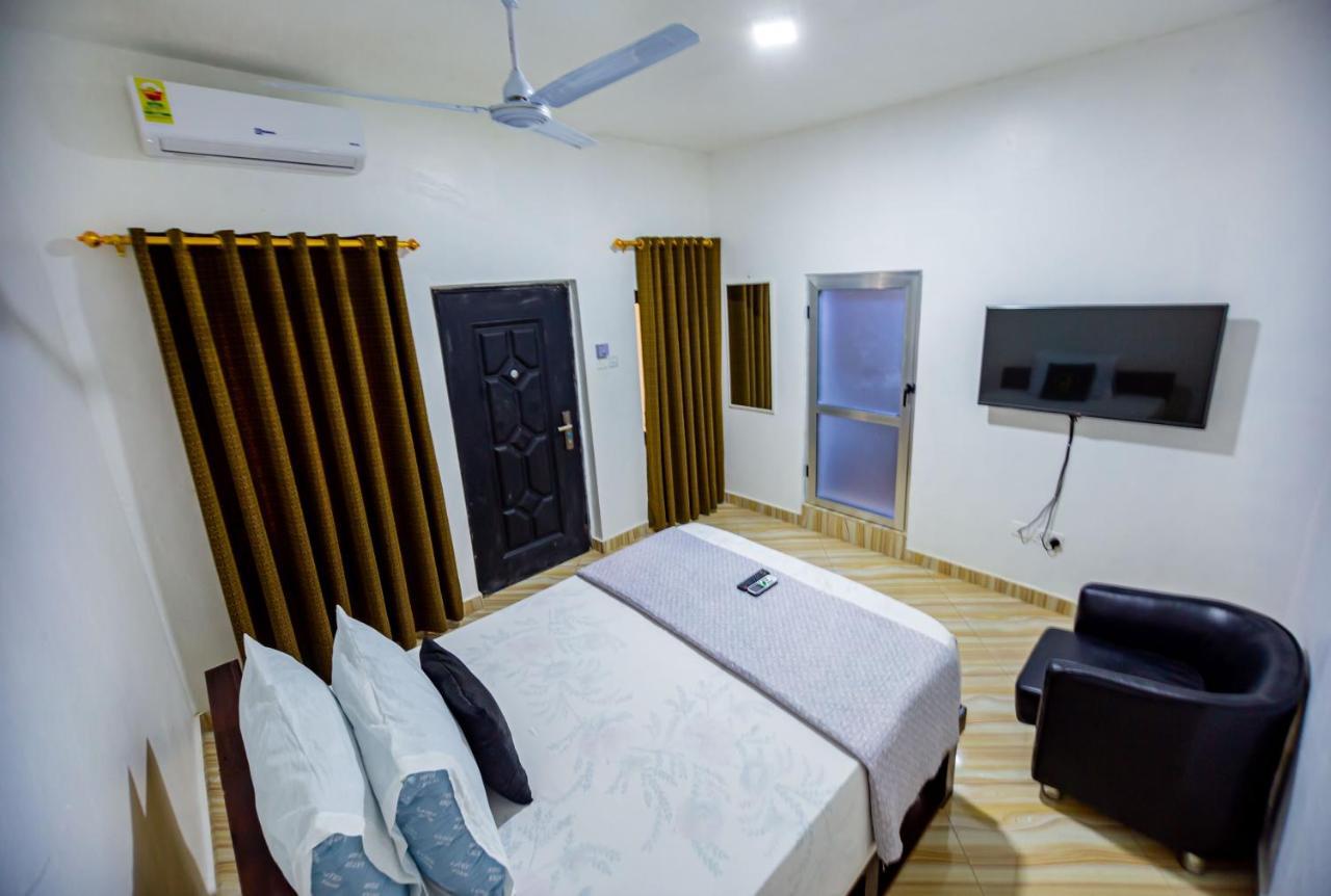 Nap Apartment Hotel Dansoman Екстер'єр фото