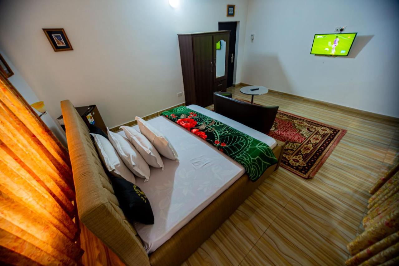 Nap Apartment Hotel Dansoman Екстер'єр фото