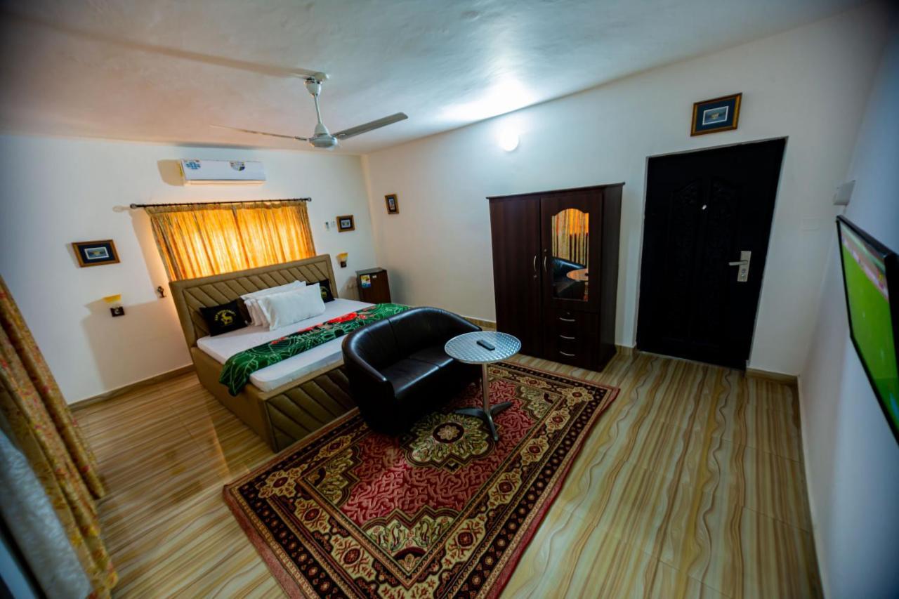 Nap Apartment Hotel Dansoman Екстер'єр фото