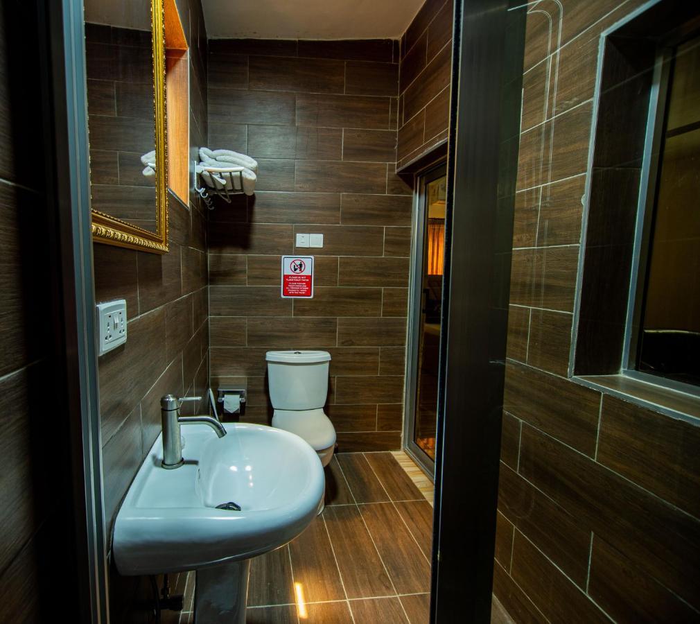 Nap Apartment Hotel Dansoman Екстер'єр фото