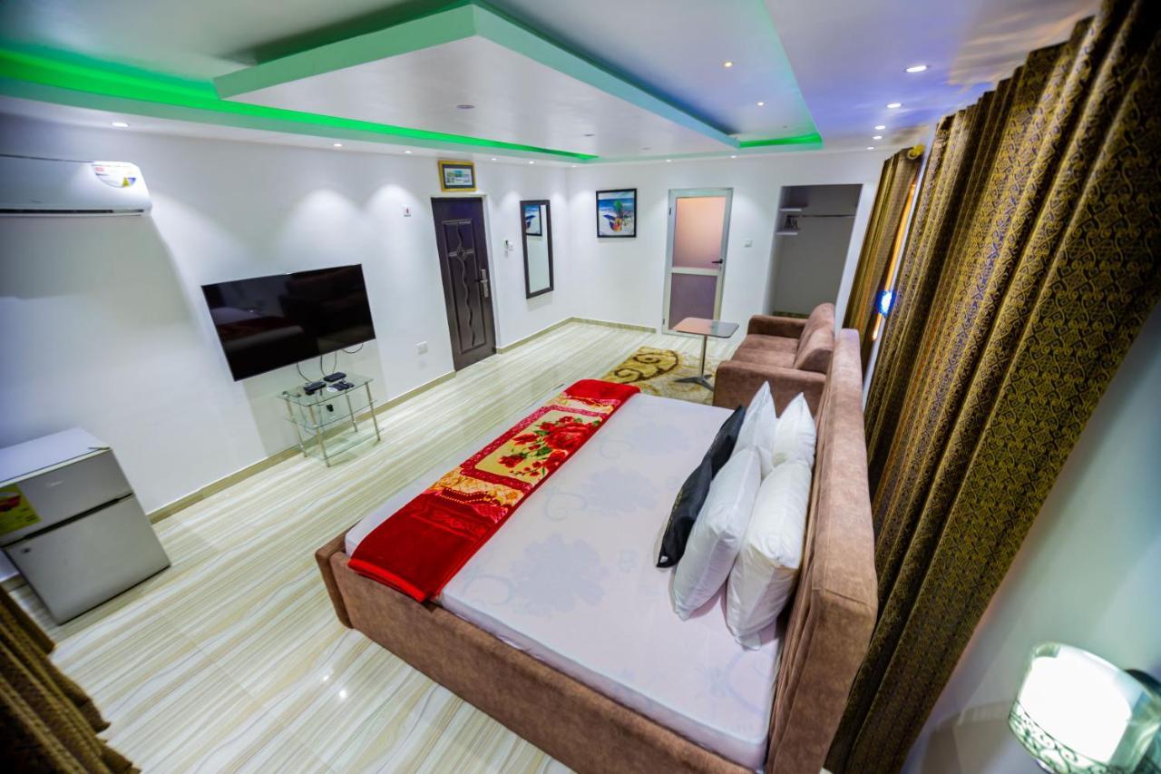 Nap Apartment Hotel Dansoman Екстер'єр фото