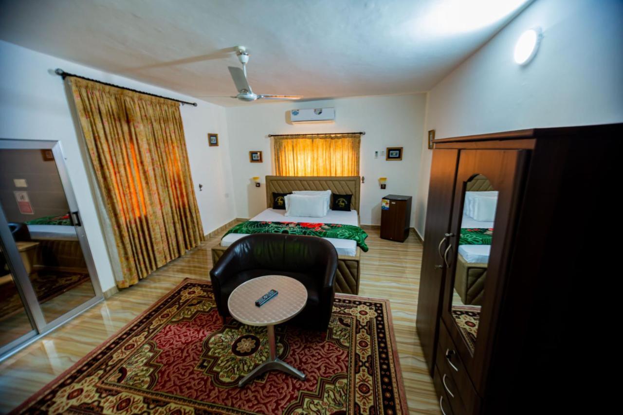 Nap Apartment Hotel Dansoman Екстер'єр фото